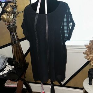 Fashion to Figure Black Short Sleeve Blouse with Tab Sleeve